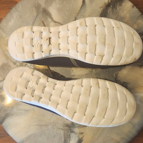 Navy and Beige Sketchers GOGA MAX - Picture 4 of 4